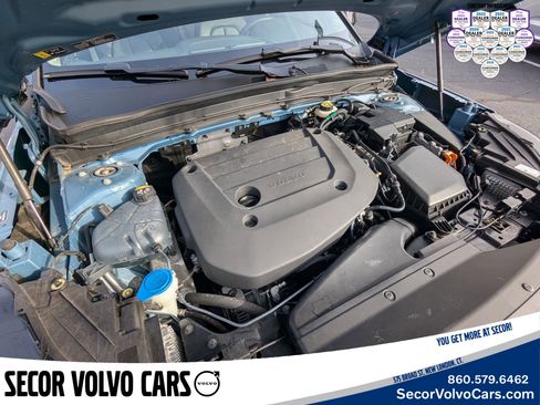 Certified 2023 Volvo XC40 B5 Ultimate w/ Protection Package Premier image 27