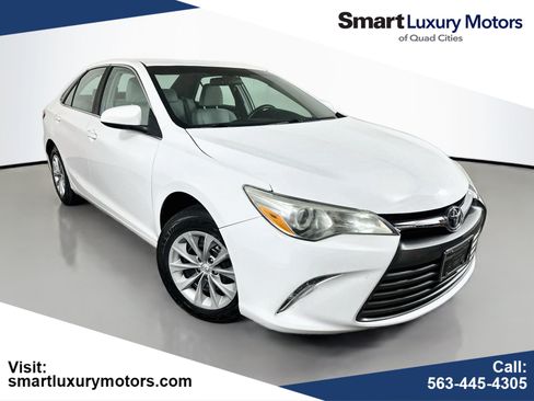 Used 2017 Toyota Camry LE FWD image 1