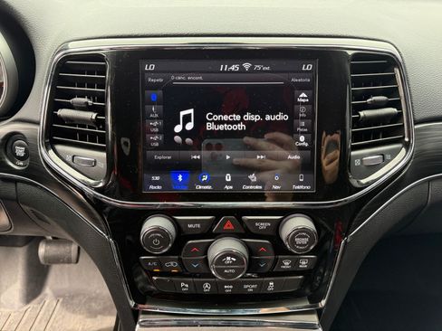 Used 2019 Jeep Grand Cherokee Limited AWD/4WD image 26