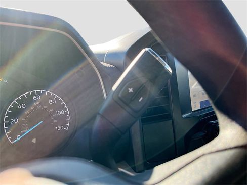 Used 2021 Ford F150 XLT image 16