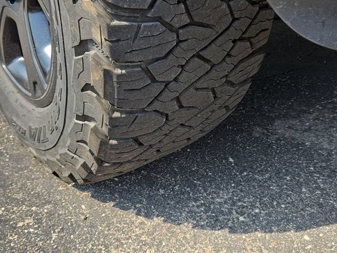 Used 2018 RAM 2500 Laramie w/ Sport Appearance Group AWD/4WD image 5