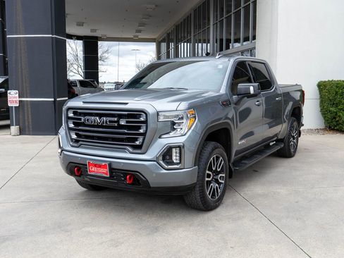 Used 2020 GMC Sierra 1500 AT4 w/ AT4 Premium Package image 3
