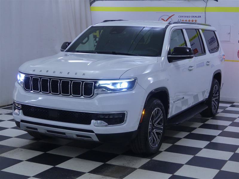 Used 2025 Jeep Wagoneer L Series II w/ 8-pass Seating Package AWD/4WD image 4