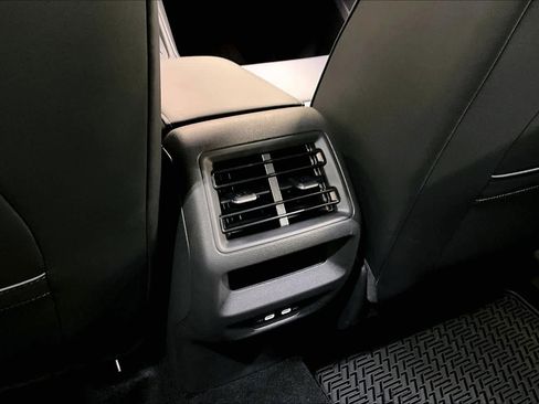 New 2026 Volkswagen Tiguan SE R-Line image 16