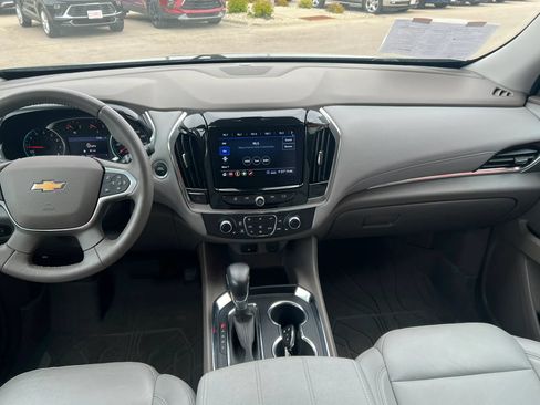 Used 2021 Chevrolet Traverse LT w/ LPO, Floor Liner Package AWD/4WD image 11