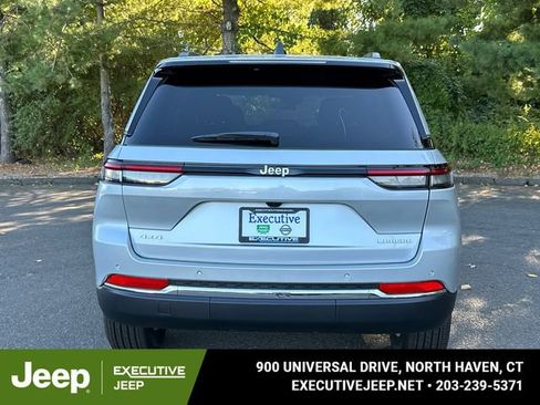 New 2025 Jeep Grand Cherokee Laredo X w/ Luxury Tech Group I image 3