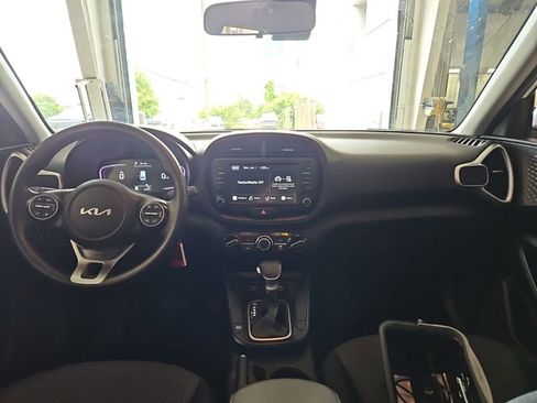 Used 2024 Kia Soul LX w/ Option Group 015 FWD image 5