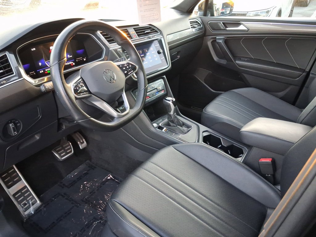 Used 2023 Volkswagen Tiguan SE R-Line FWD image 14