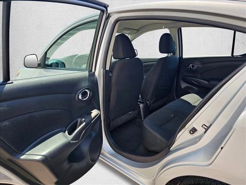 Used 2013 Nissan Versa SV FWD image 14