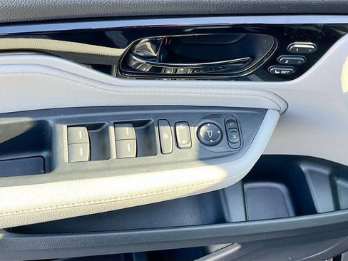 Used 2023 Honda Odyssey Touring image 18