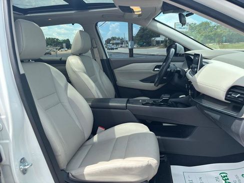 Used 2021 Nissan Rogue SV w/ Premium Package FWD image 17