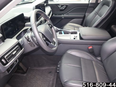 Used 2026 Lincoln Aviator AWD image 12