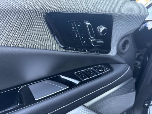 Certified 2025 Cadillac Optiq Luxury 1 AWD/4WD image 16