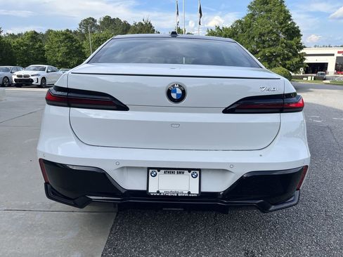 Certified 2025 BMW 740i w/ Premium Package RWD image 7