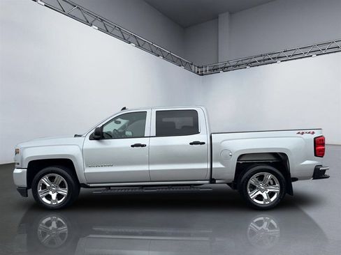 Used 2018 Chevrolet Silverado 1500 Custom w/ Custom Value Package AWD/4WD image 2
