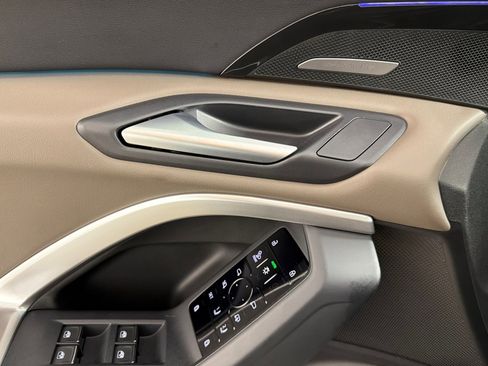 Used 2025 Audi Q5 Premium Plus w/ Premium Plus image 10