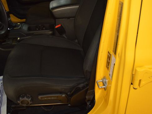 Used 2021 Jeep Wrangler Unlimited Sport AWD/4WD image 15