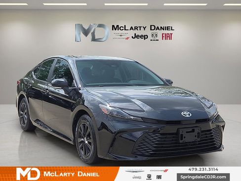 Used 2025 Toyota Camry LE FWD image 1