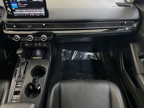 Used 2022 Honda Civic Touring image 29