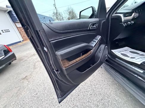 Used 2016 Chevrolet Suburban LT image 41
