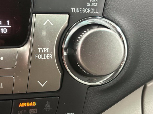 Used 2012 Toyota Highlander Limited w/ Tow Pkg FWD image 41