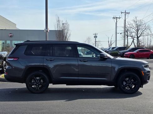 Used 2023 Jeep Grand Cherokee L Altitude image 4