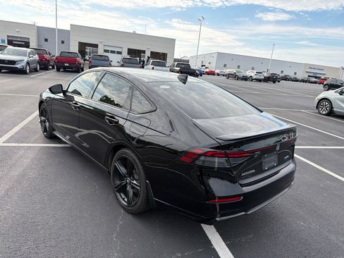 Used 2023 Honda Accord Sport image 4