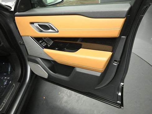 Used 2020 Land Rover Range Rover Velar R-Dynamic HSE image 30