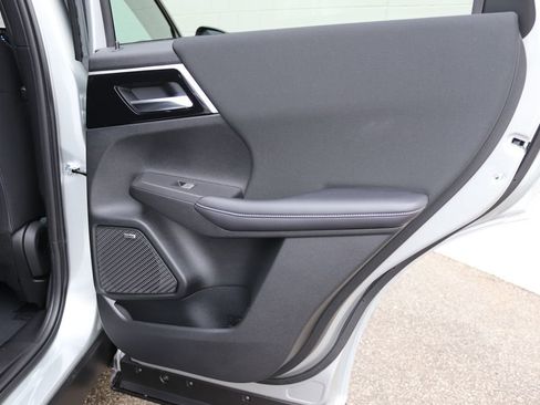 New 2026 Mitsubishi Outlander ES image 25