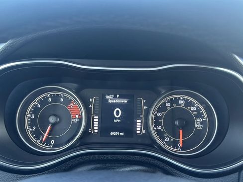 Used 2019 Jeep Cherokee Latitude w/ Cold Weather Group AWD/4WD image 2