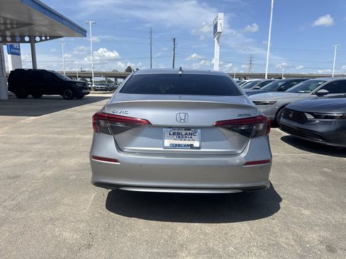Used 2023 Honda Civic Touring image 5
