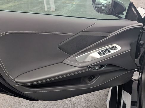 Used 2025 Chevrolet Corvette Z06 image 12