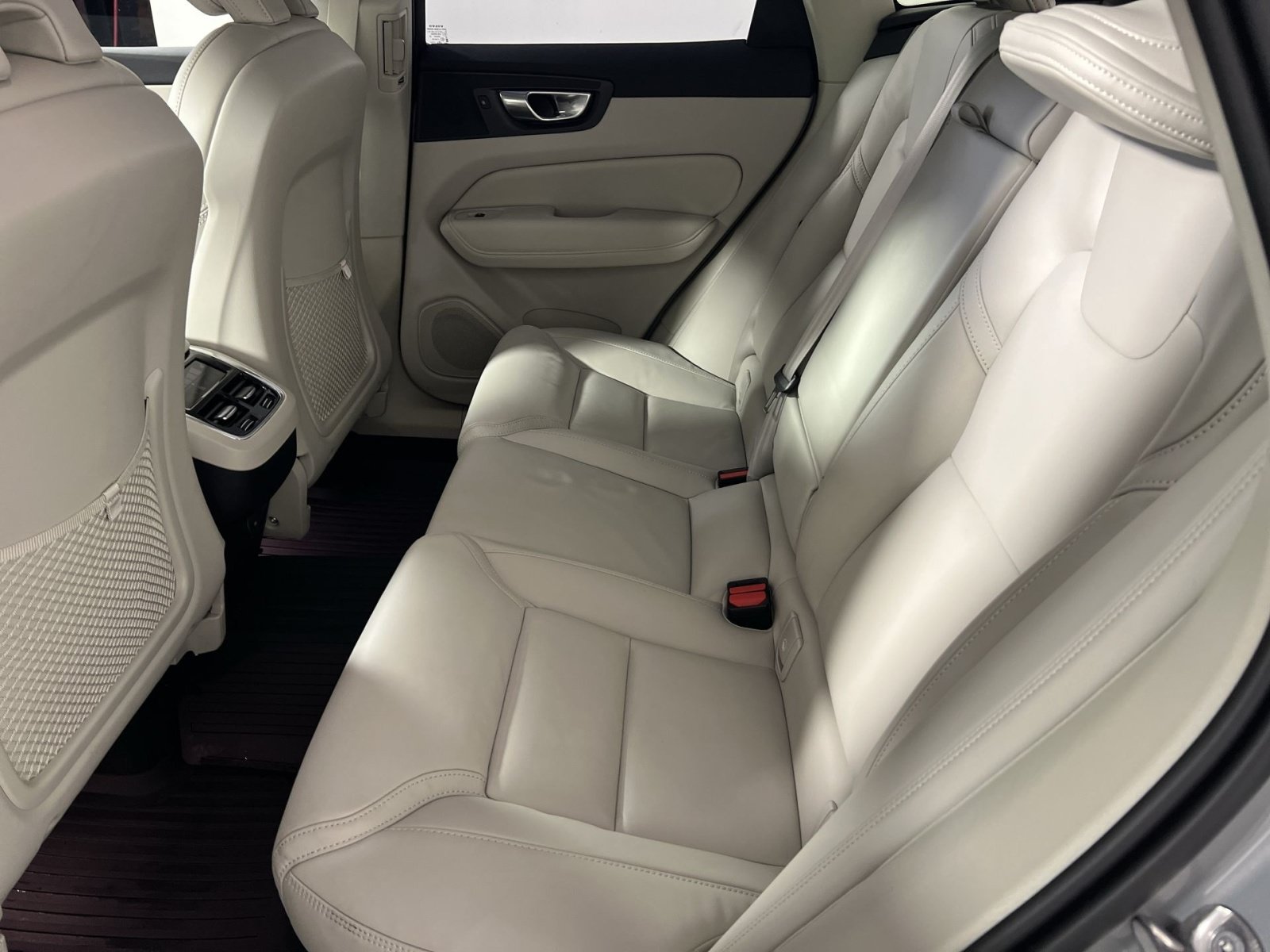 Used 2025 Volvo XC60 B5 Ultra w/ Protection Package Premier AWD/4WD image 25