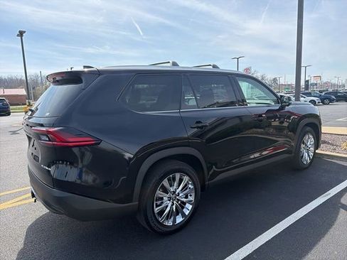 Used 2025 Toyota Grand Highlander Platinum image 17