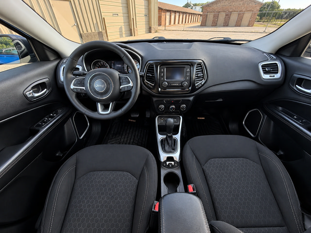 Used 2018 Jeep Compass Sport FWD image 11