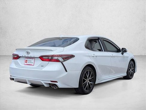 Used 2024 Toyota Camry SE w/ Convenience Package image 5