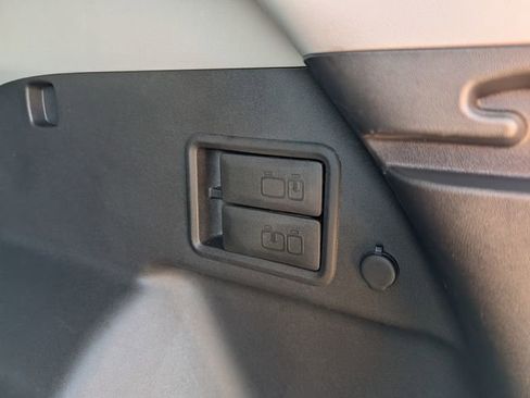 Used 2020 GMC Terrain SLE w/ Driver Convenience Package image 30