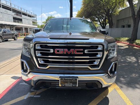 Used 2021 GMC Sierra 1500 SLT image 2