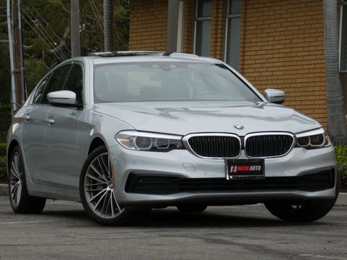 Used 2019 BMW 530i w/ Convenience Package image 3