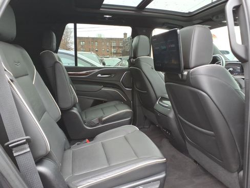 Certified 2023 Cadillac Escalade Premium Luxury w/ Performance Package AWD/4WD image 25