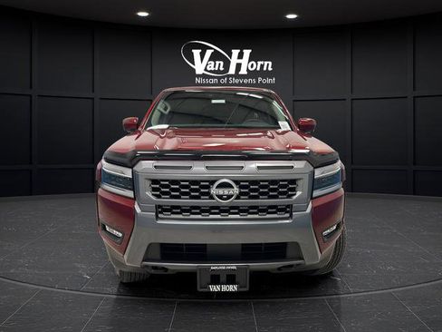 Used 2025 Nissan Frontier SL AWD/4WD image 2