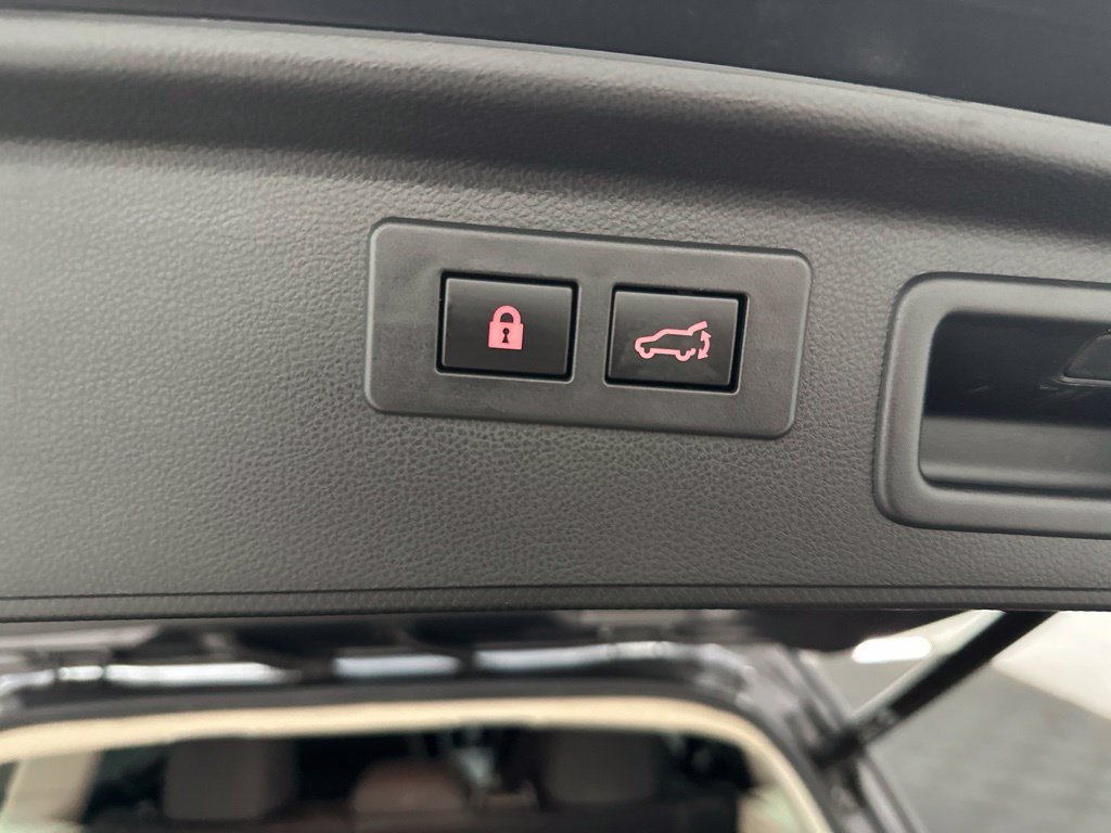 Used 2023 Subaru Forester Premium AWD/4WD image 36