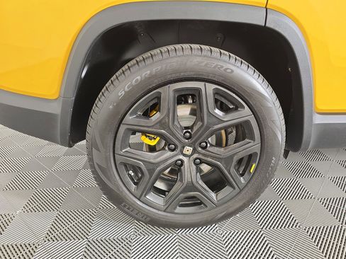 Used 2023 Rivian R1S Adventure AWD/4WD image 12