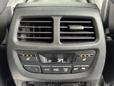 Used 2022 Honda Pilot Touring image 37