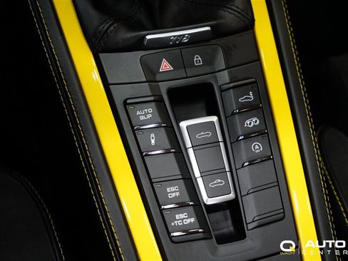 Used 2020 Porsche 718 Boxster Spyder RWD image 23