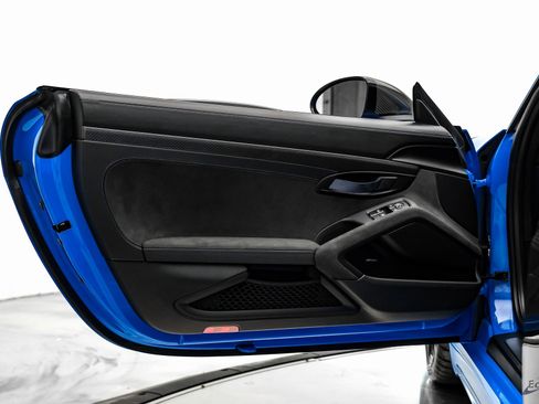 Used 2024 Porsche 718 Cayman GT4 RS image 58