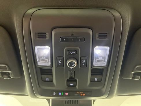Used 2024 GMC Yukon XL AT4 w/ Technology Package AWD/4WD image 37