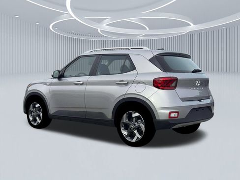 New 2026 Hyundai Venue SEL FWD image 4