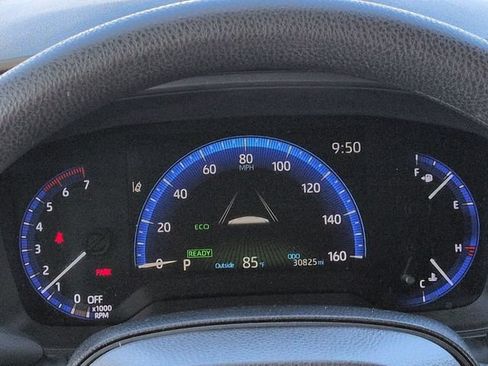 Used 2020 Toyota Corolla LE FWD image 24