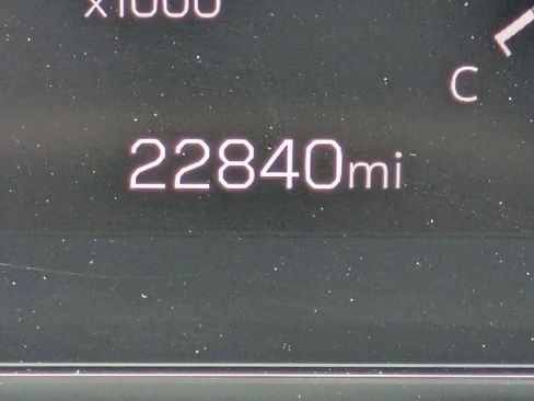 Used 2025 GMC Yukon Denali image 5